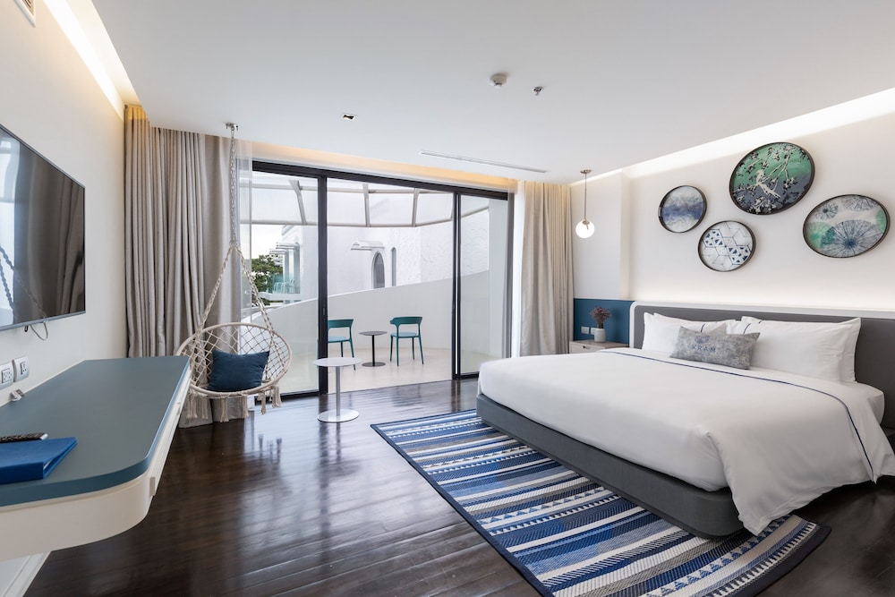 Family Room, Pool View