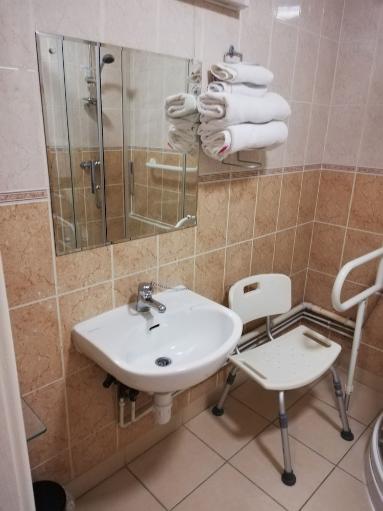 Standard Twin Room, 2 Twin Beds, Accessible photo 2