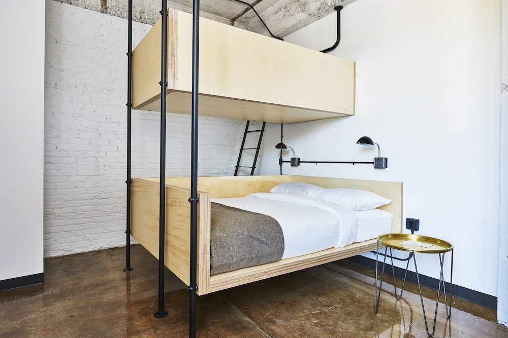 Loft, Multiple Beds
