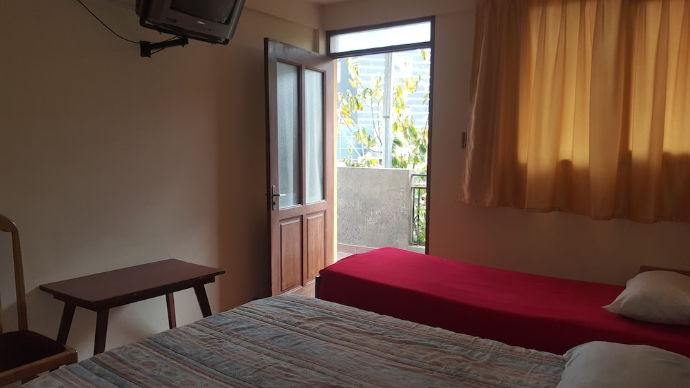 Basic Triple Room, 1 Bedroom, Ensuite photo 1