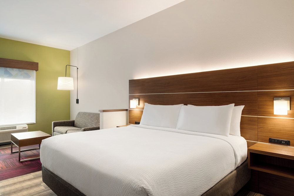 Suite, 1 King Bed, Hearing Accessible - Photo 8