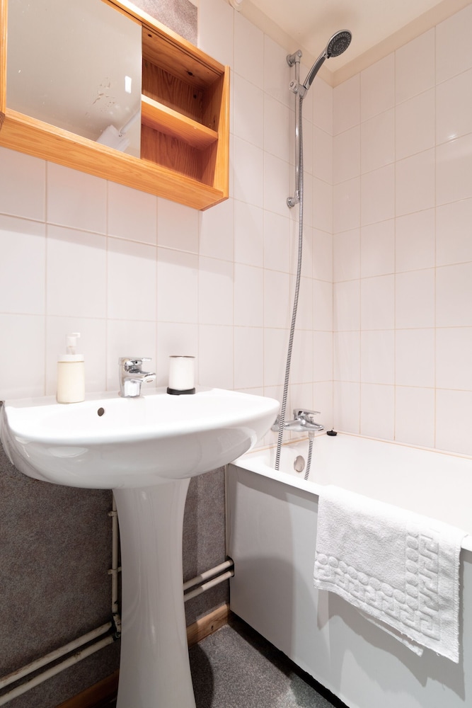 Basic Double Room photo 2