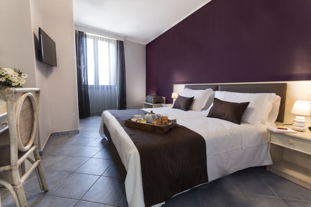 Double or Twin Room - Photo 7