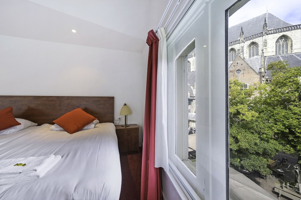 Classic Church view Room - Photo 3