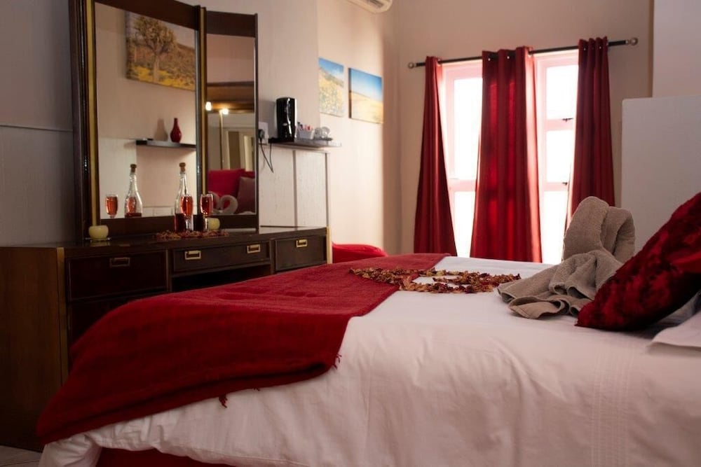 Honeymoon Chalet, 1 Bedroom photo 1