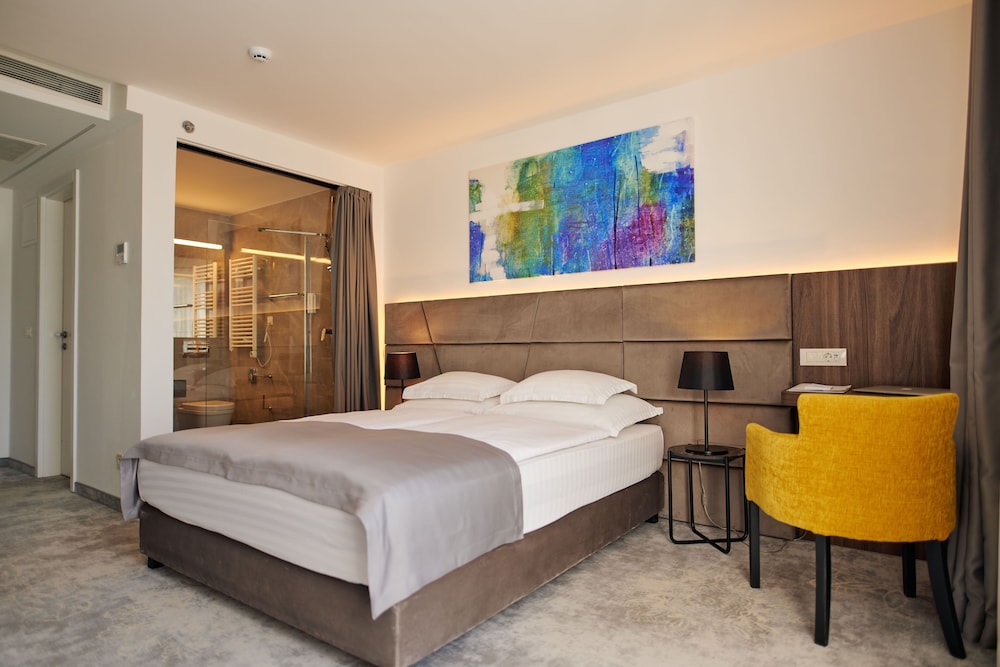 Standard Double Room, Park View