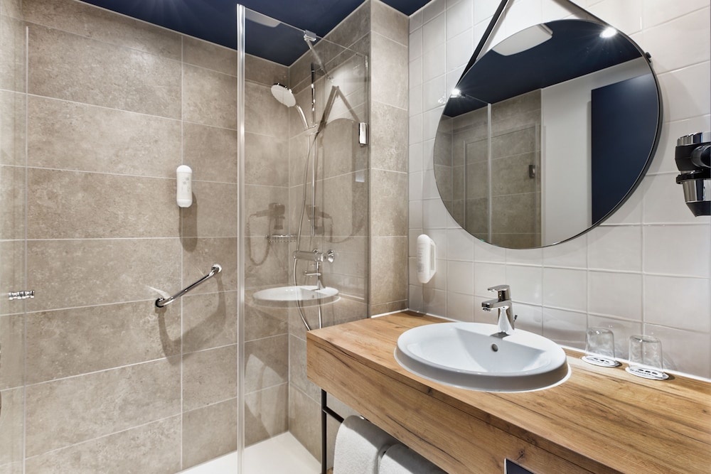 Surprise Room (allocation on arrival)