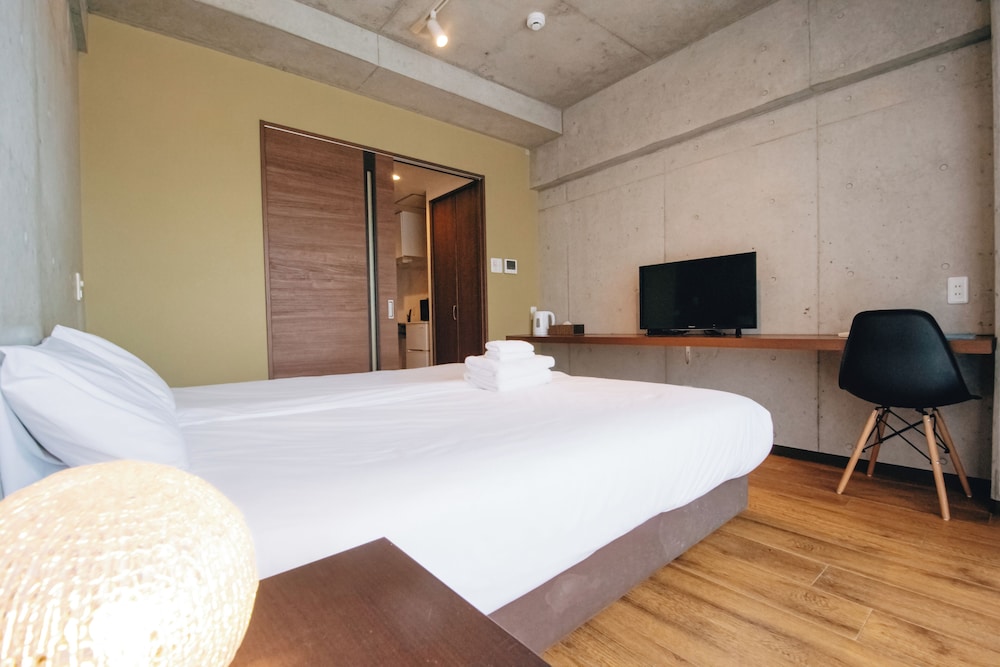 Basic Double Room, 1 King Bed