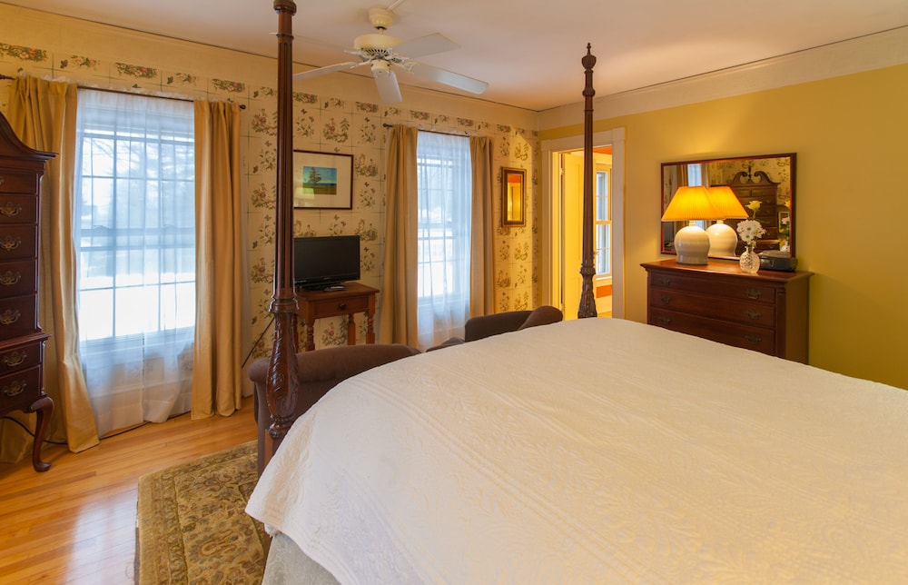 Elijah Glover Room
