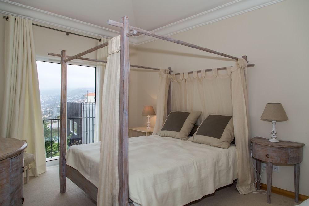 Superior Apartment, 2 Bedrooms, Sea View (& Funchal View)