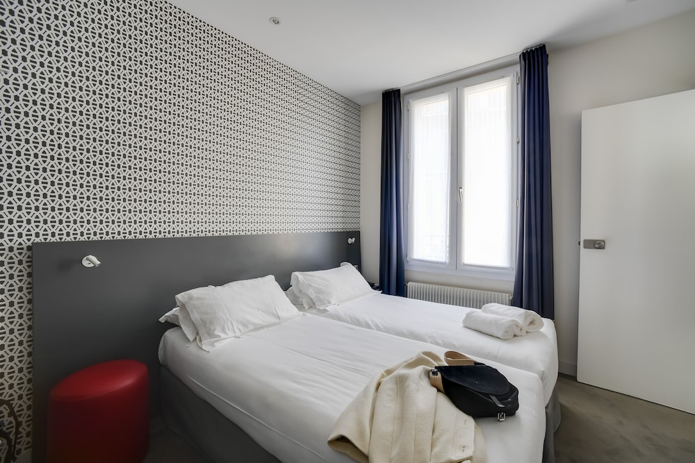 Classic Twin Room - Photo 3