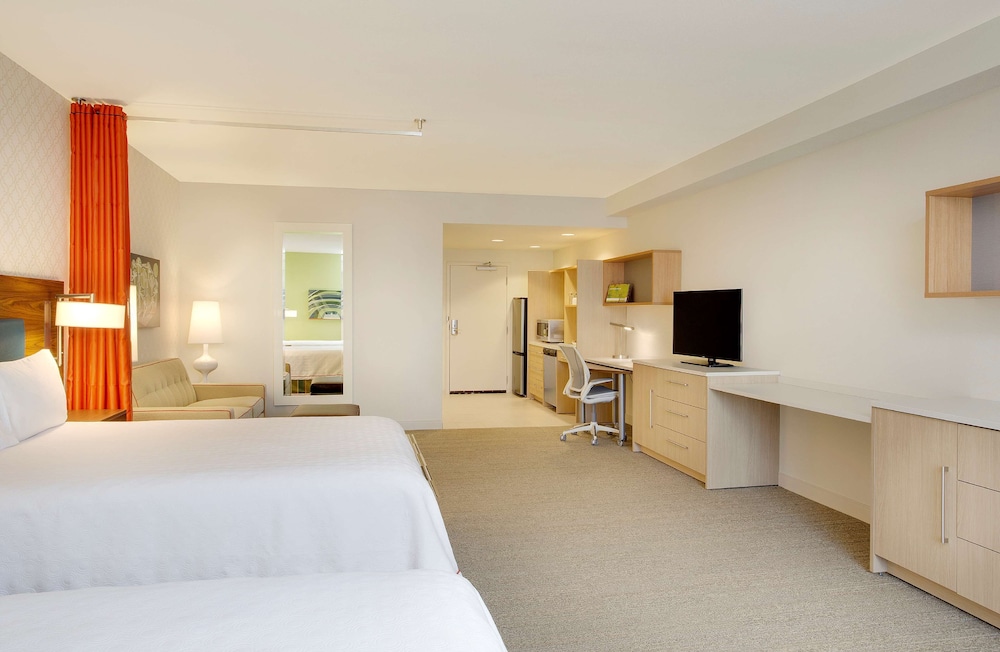 Studio, 2 Queen Beds, Accessible, Bathtub photo 2