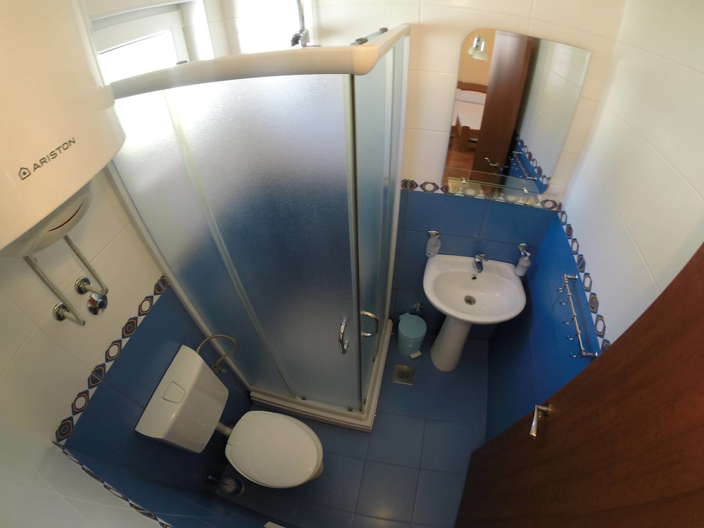 Basic Triple Room, 3 Twin Beds, Garden View photo 2