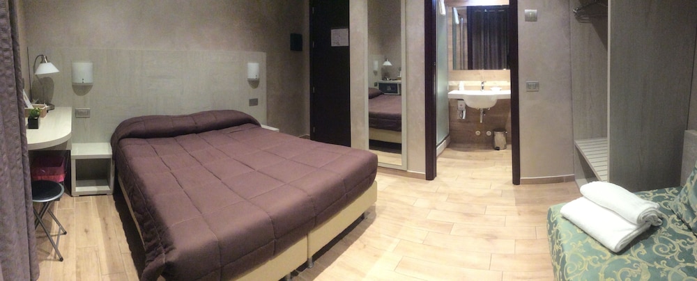 Double or Twin Room photo 1