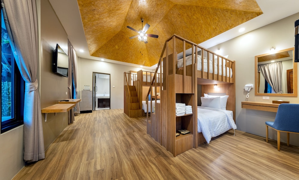 Family Quadruple Room - Photo 1