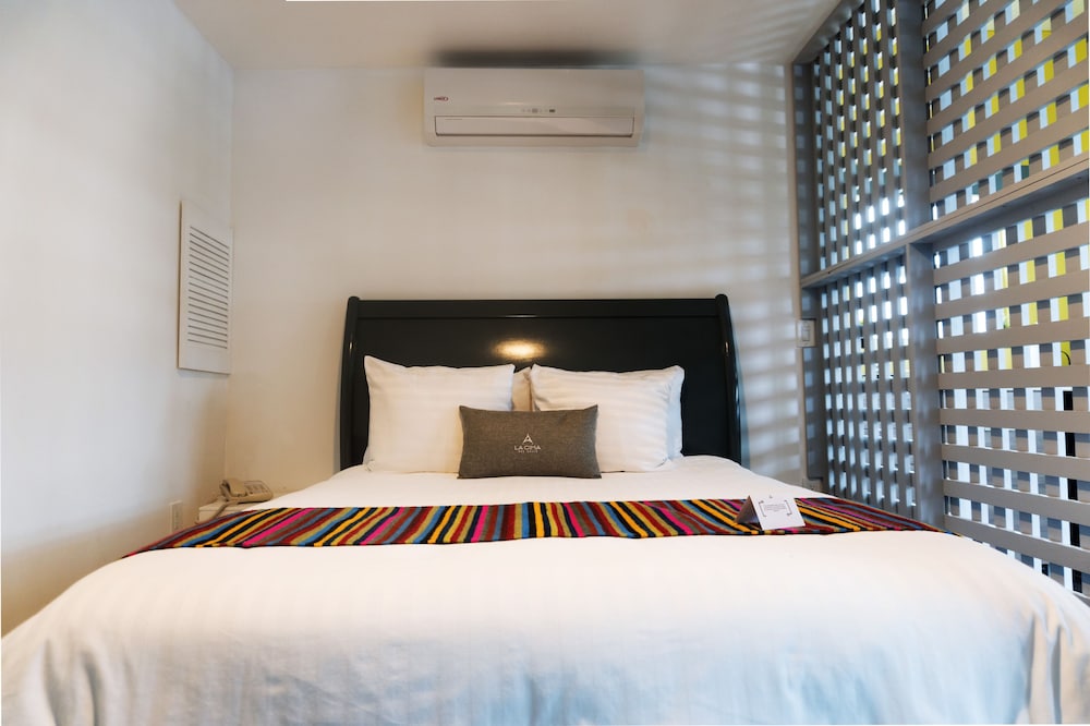 Junior Suite, 1 Queen Bed, Kitchenette