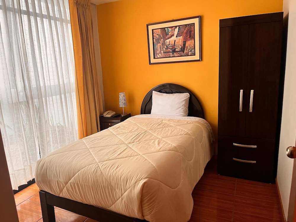 Classic Single Room, 1 Bedroom, Non Smoking, Courtyard View