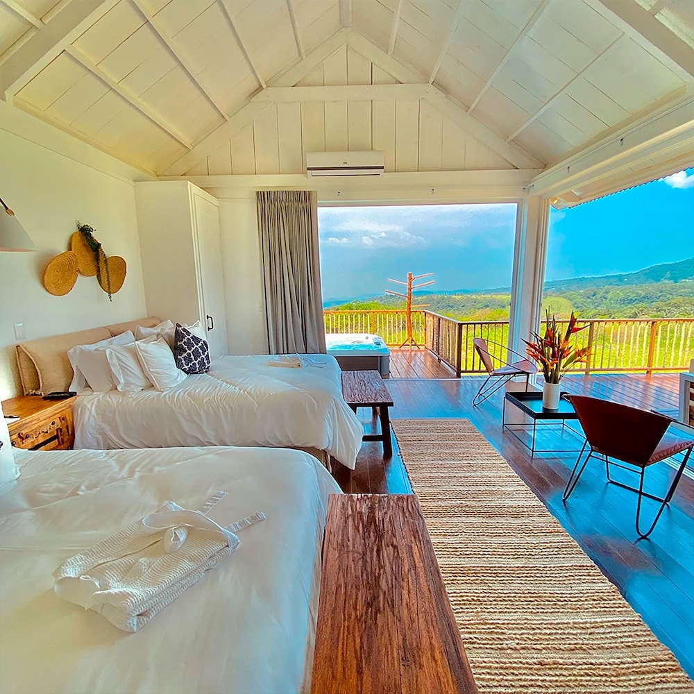 Panoramic Cabin, 2 Queen Beds, Jetted Tub, Mountain View photo 1