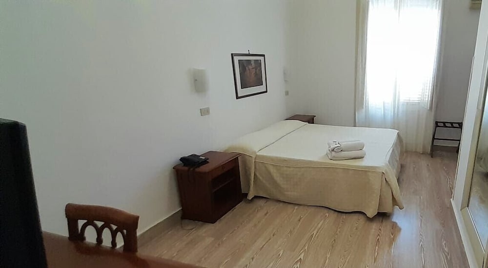 Economy Double or Twin Room - Photo 2