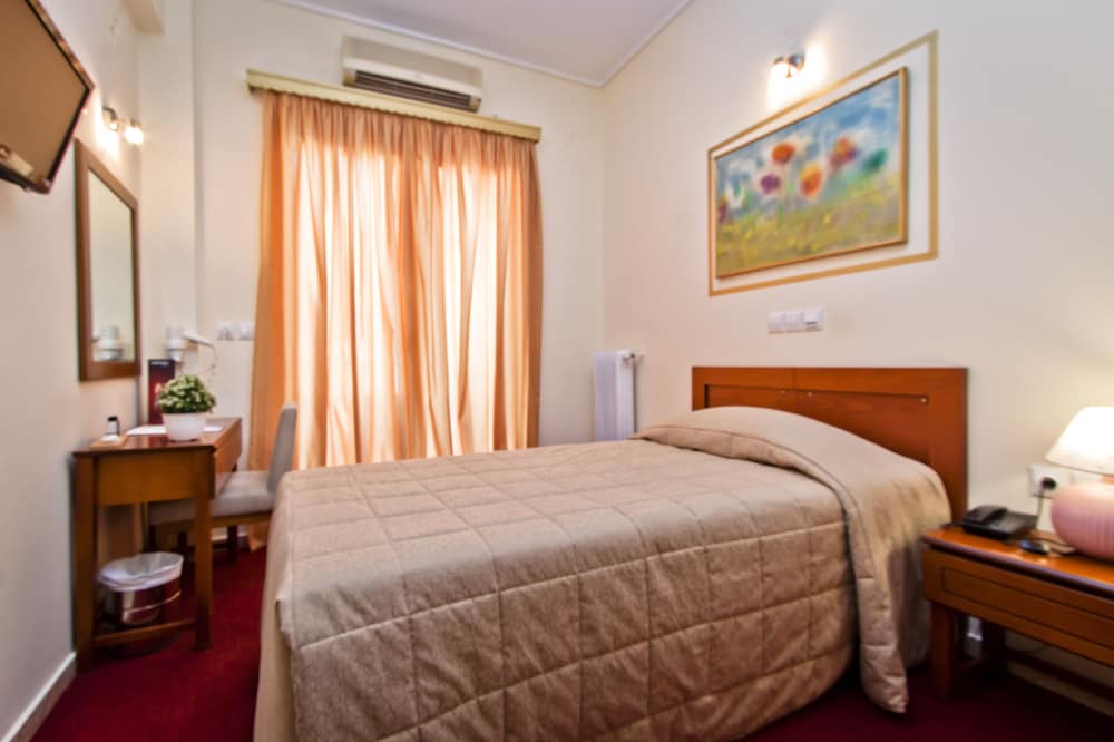 Standard Double or Twin Room photo 1