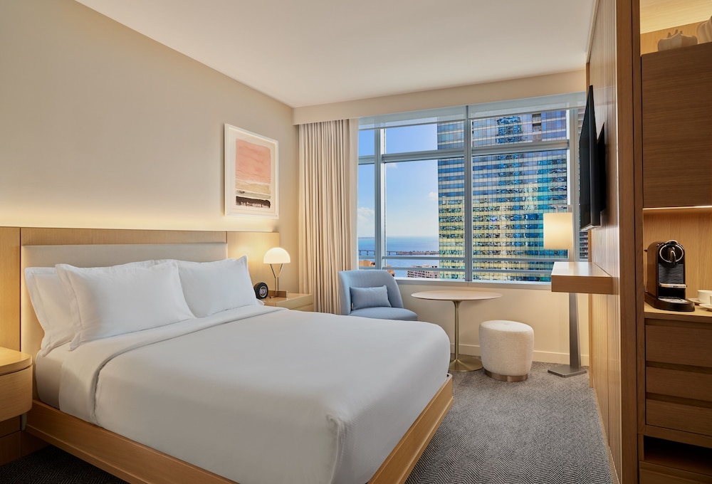 Room, 1 Queen Bed, Bay View photo 1