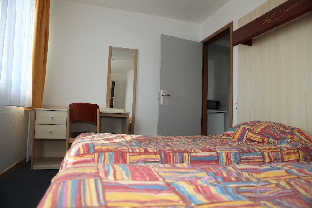 Twin Room (Aile Forêt Noire) photo 3