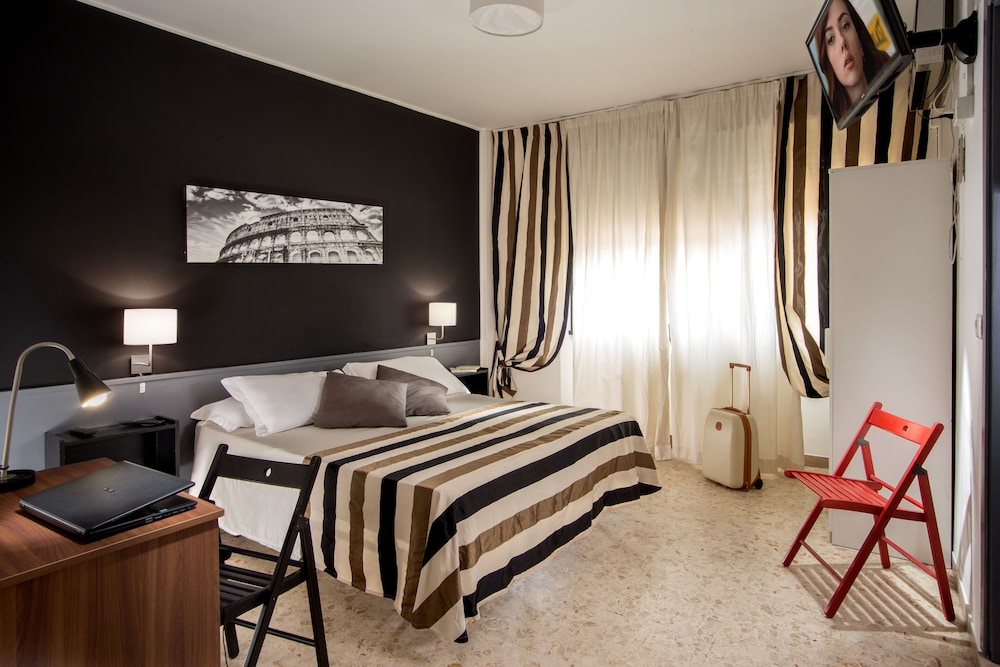 Deluxe Room, Balcony, City View photo 1