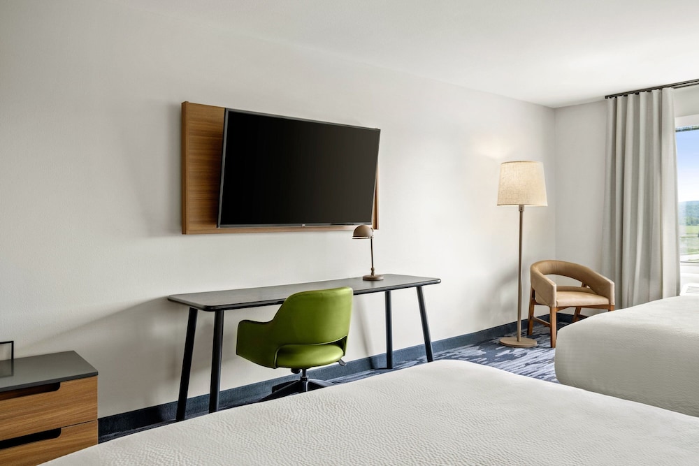 Room, 2 Queen Beds - Photo 3