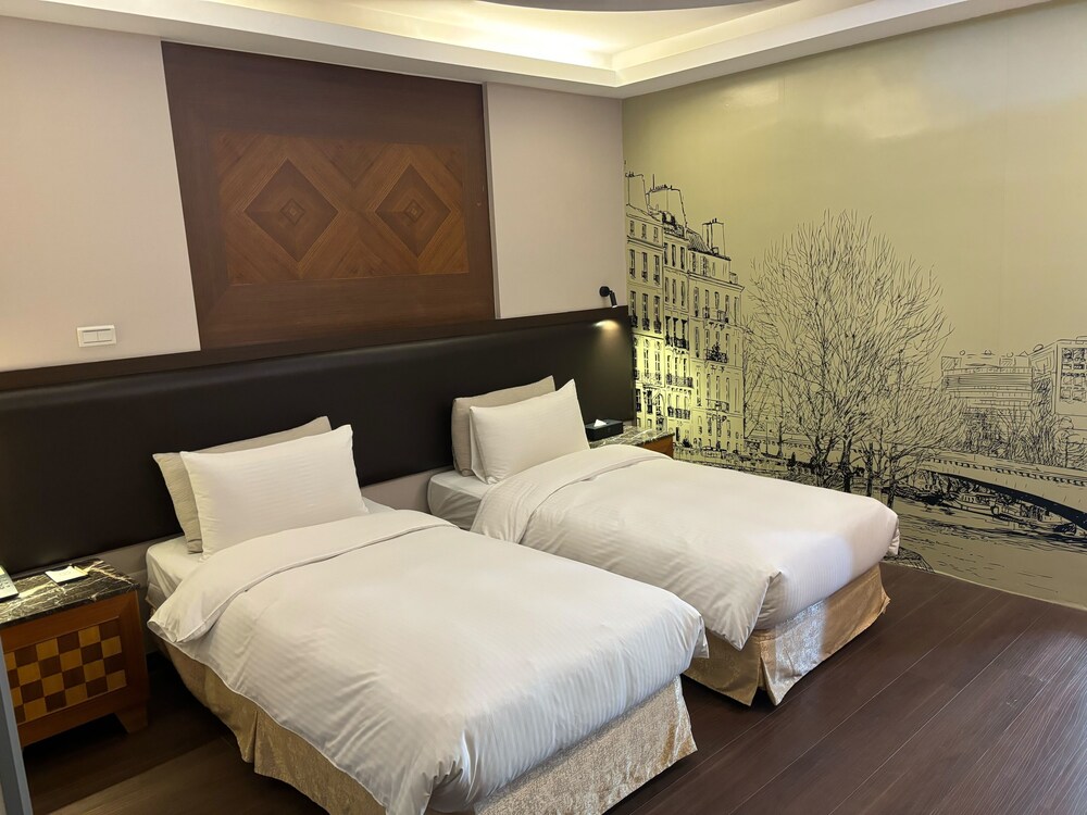 Standard Twin Room - Photo 11