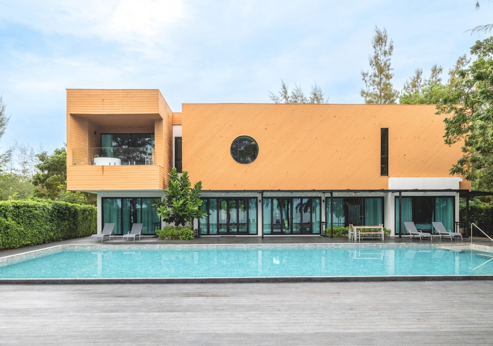 Presidential Villa, 4 Bedrooms, Beachfront - Photo 3