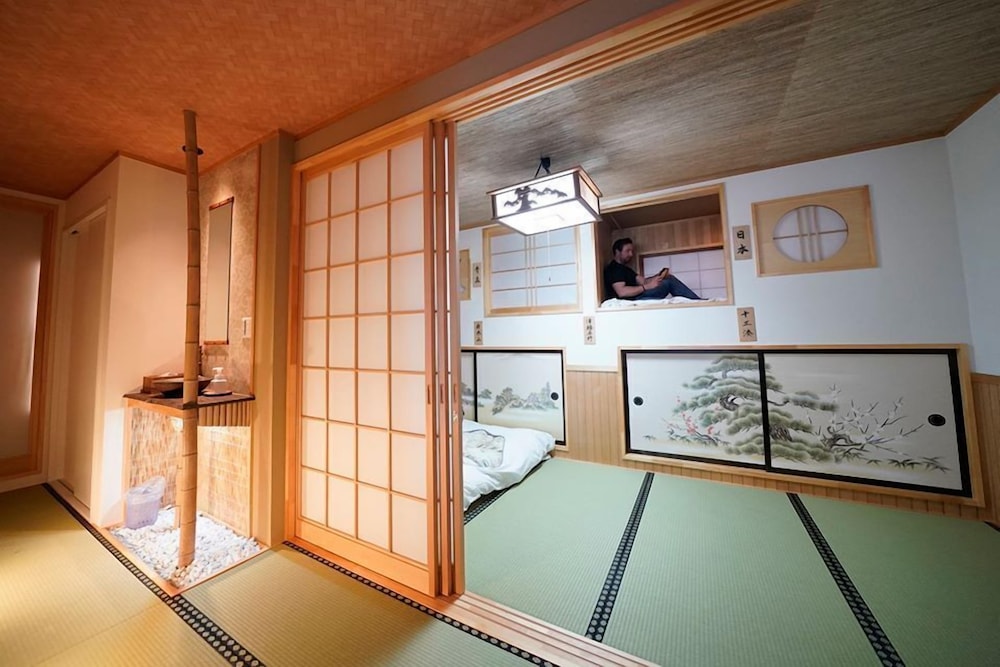 Shared Dormitory, Mixed Dorm (Japanese Futon) photo 3