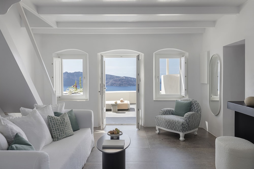 Canaves Suite with Private Pool