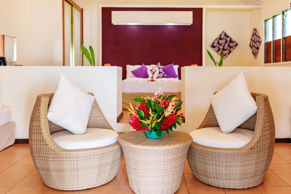 Beachfront Villa photo 1