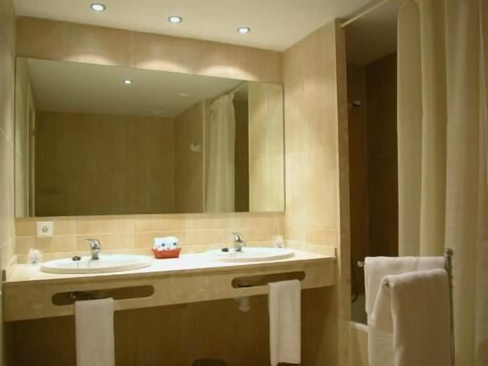 Double or Twin Room photo 3