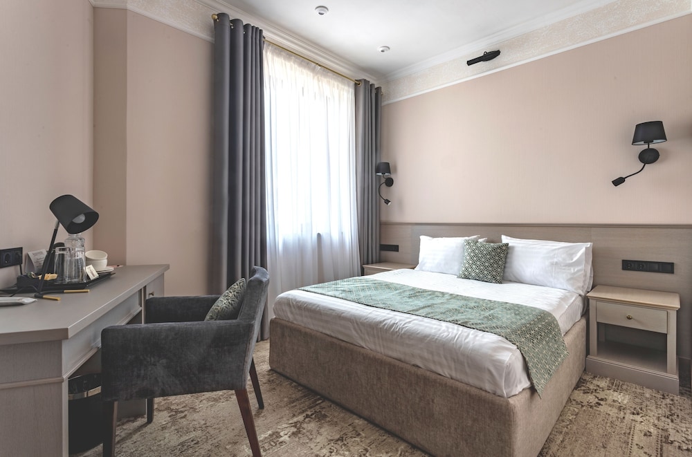Standard Neoclassic Double Room photo 3