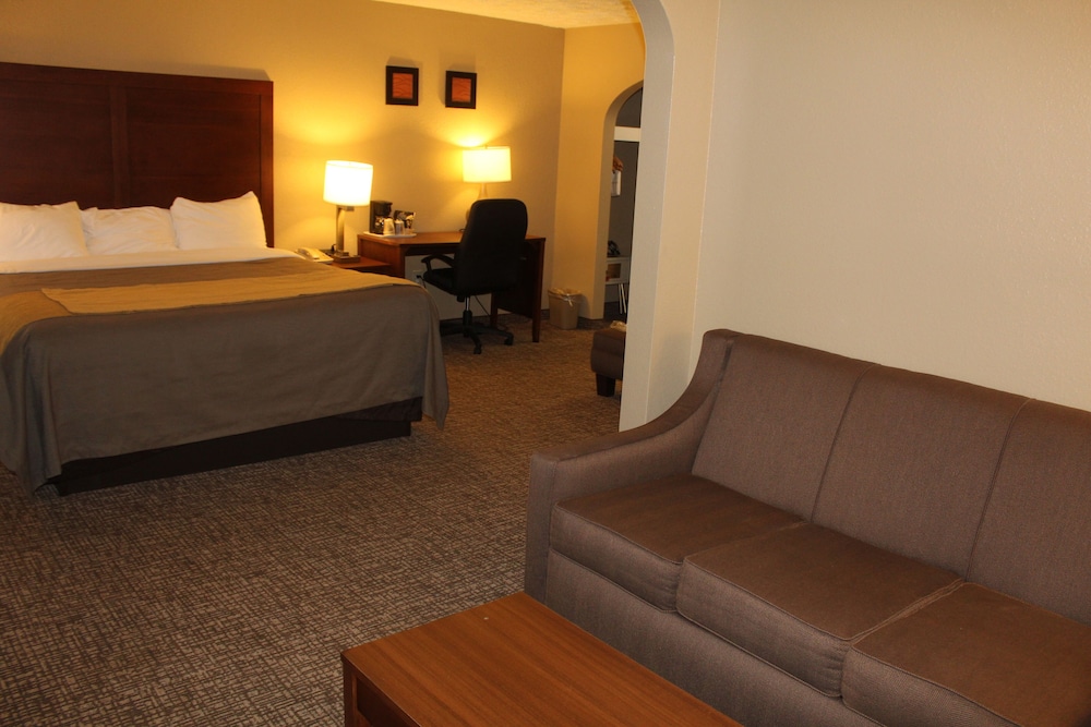 suite with sofa bed