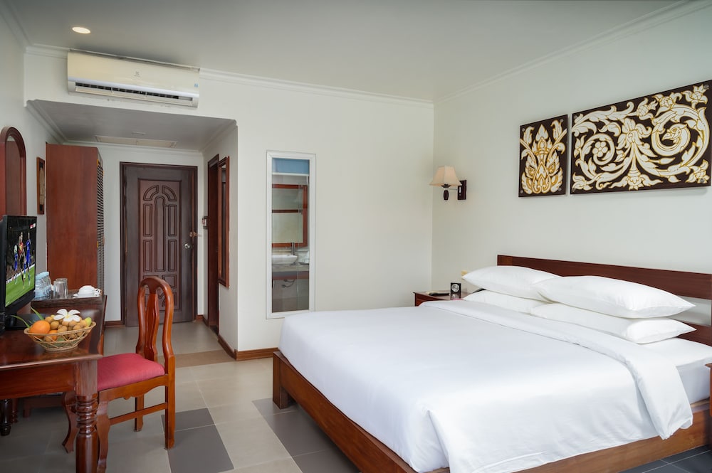 Luxury Double or Twin Room, Balcony, Pool View photo 2