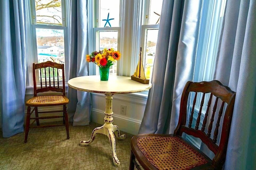 Eastwind Room photo 2