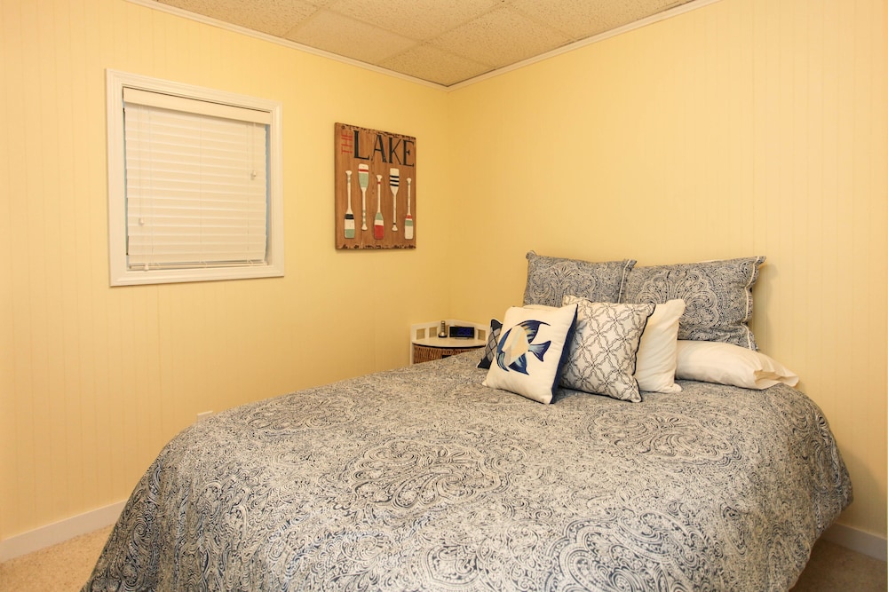 Cottage, 3 Bedrooms, Lakeside photo 2