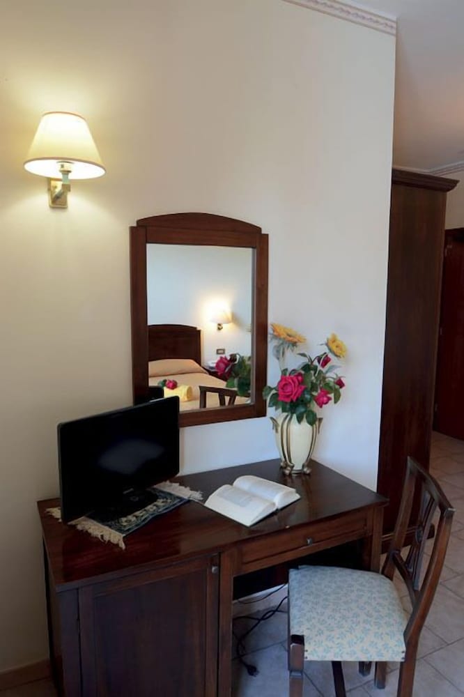 Double or Twin Room photo 2