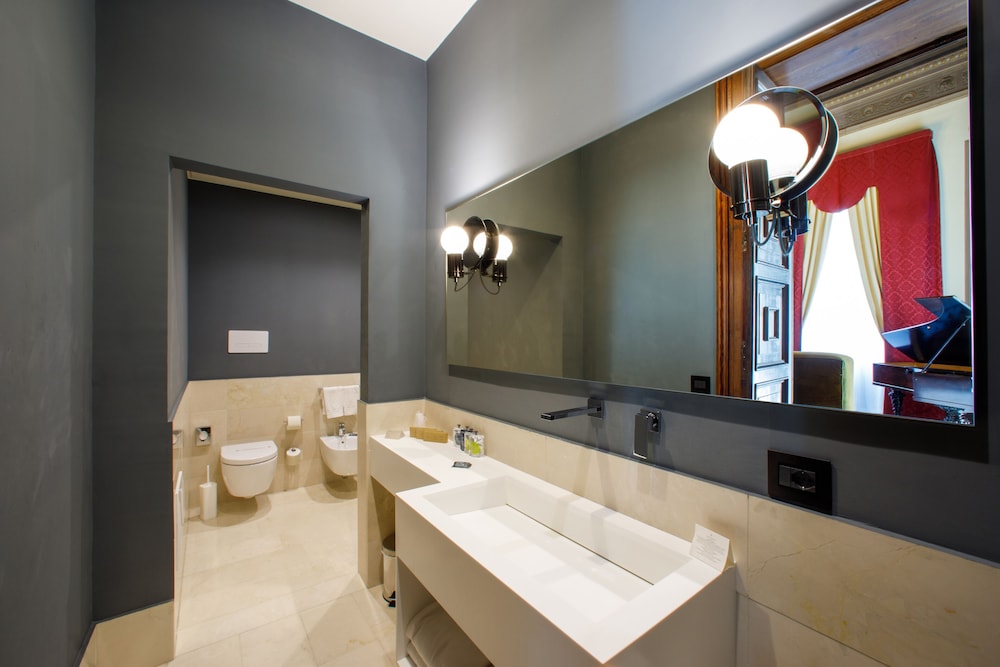 Royal Room - Photo 5