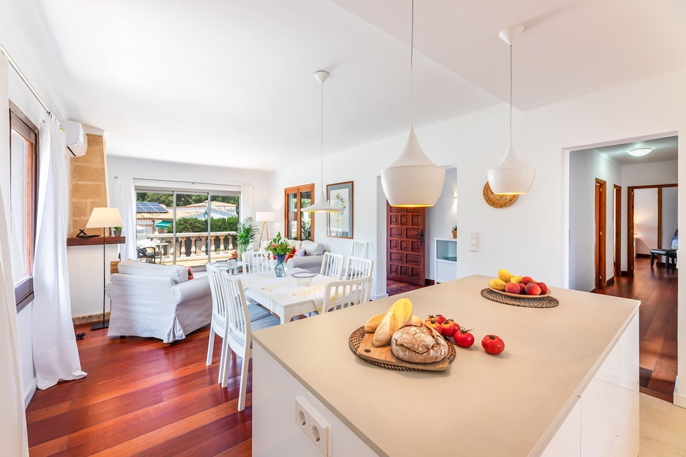 Villa Can Domingo in Cala Sant Vicen, Photo 25