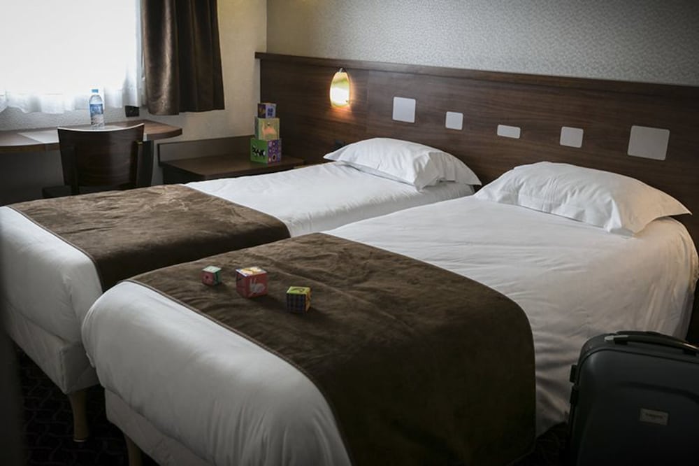 Double or Twin Room - Photo 3