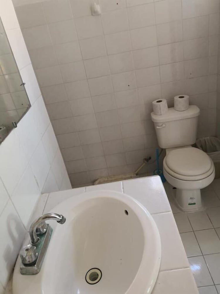 Shared Dormitory, Mixed Dorm, Shared Bathroom (12 beds) photo 3