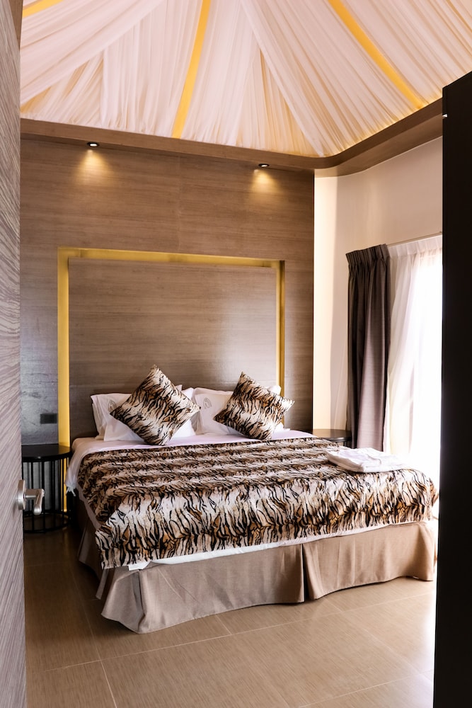 Villa - Photo 3