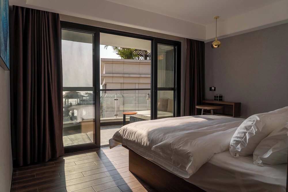 Luxury Suite, Beach View photo 1