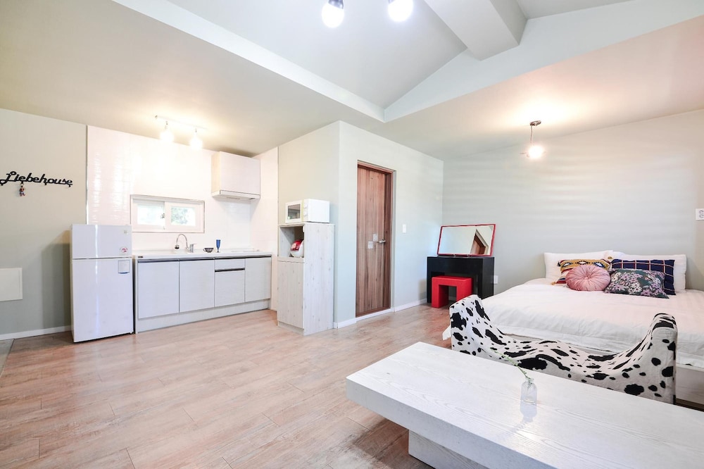 Basic Room, 1 Bedroom (Superman (1F/Private BBQ)) - Photo 3