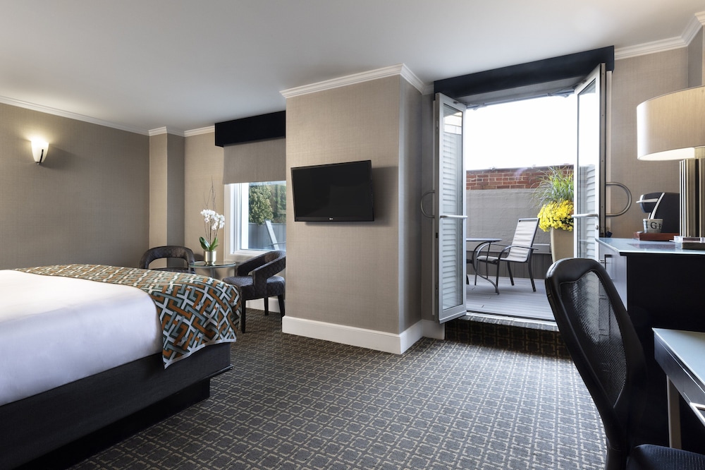 Standard Room, 1 King Bed, Accessible (Private Access to Patio) - Photo 4