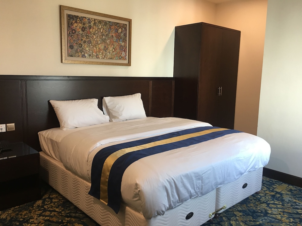 Executive Suite photo 1