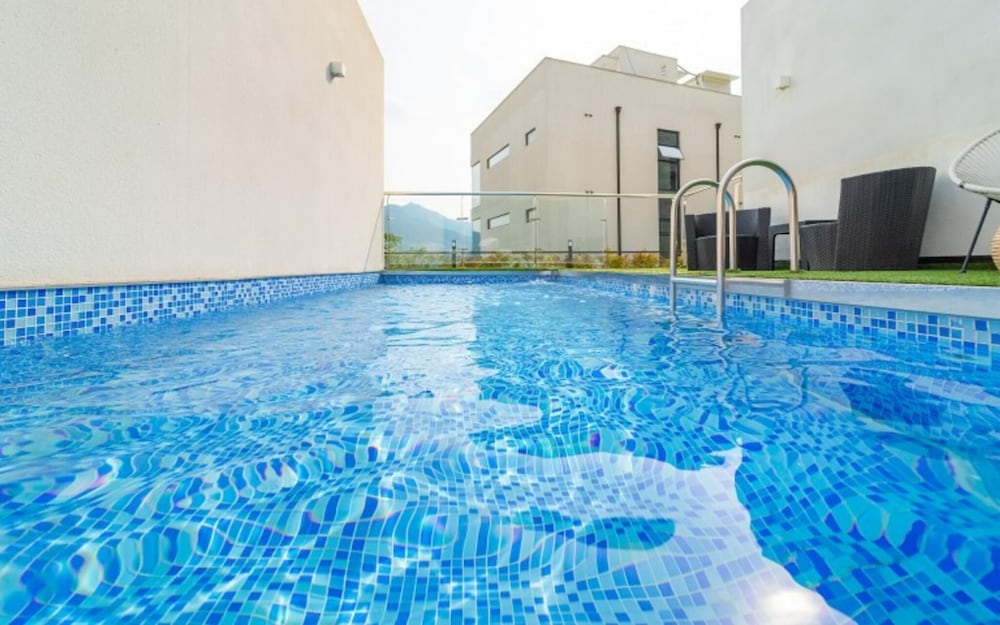Room (POOLVILLA 102 (Duplex) (Random Room)) - Photo 3